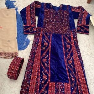 Thob BRAND NEW fits dress size 8-10 can be tailored down smaller.